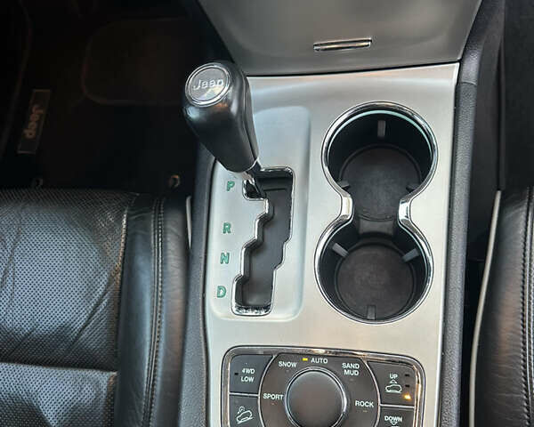 Сірий Джип Grand Cherokee, об'ємом двигуна 3 л та пробігом 196 тис. км за 15500 $, фото 27 на Automoto.ua