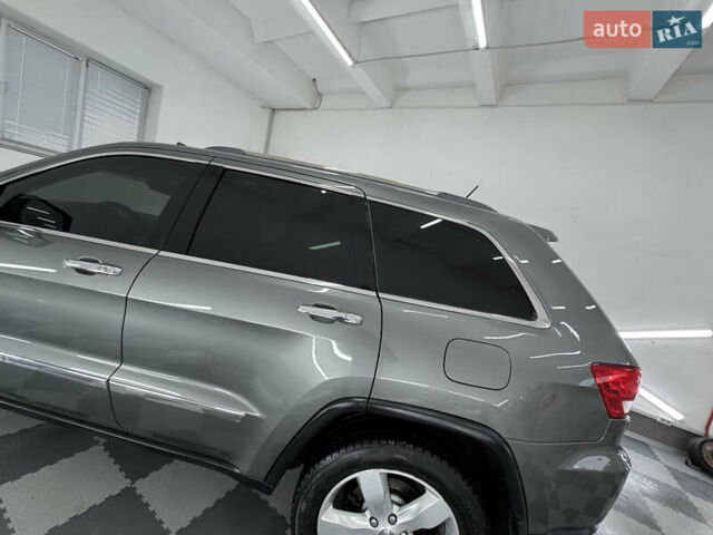 Сірий Джип Grand Cherokee, об'ємом двигуна 3 л та пробігом 164 тис. км за 18599 $, фото 121 на Automoto.ua