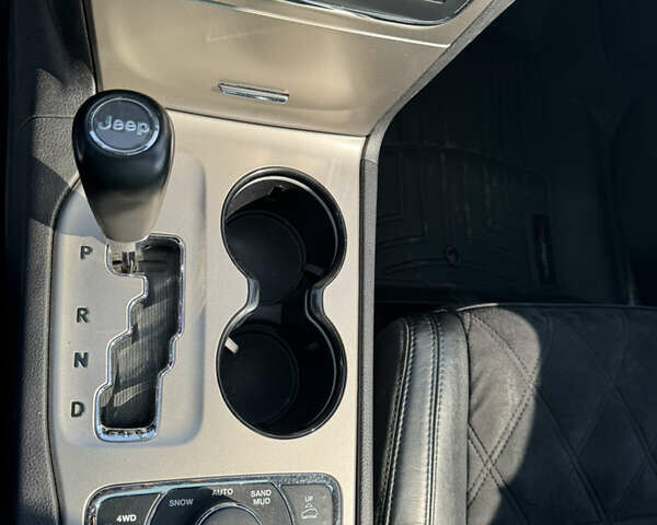 Сірий Джип Grand Cherokee, об'ємом двигуна 2.99 л та пробігом 261 тис. км за 18900 $, фото 14 на Automoto.ua