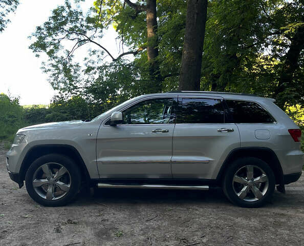 Сірий Джип Grand Cherokee, об'ємом двигуна 2.99 л та пробігом 185 тис. км за 17500 $, фото 3 на Automoto.ua