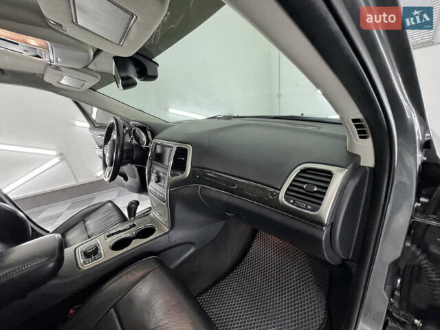 Сірий Джип Grand Cherokee, об'ємом двигуна 3 л та пробігом 164 тис. км за 18599 $, фото 29 на Automoto.ua