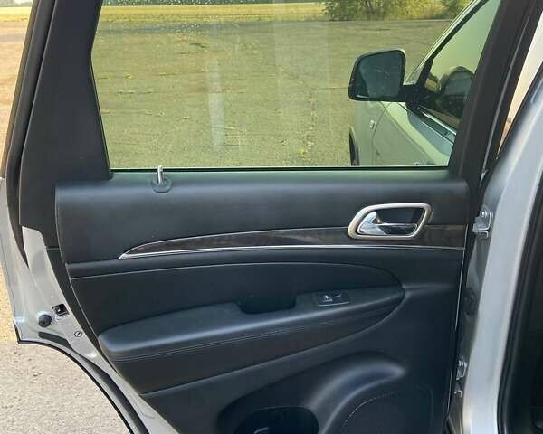 Сірий Джип Grand Cherokee, об'ємом двигуна 2.99 л та пробігом 158 тис. км за 16500 $, фото 31 на Automoto.ua