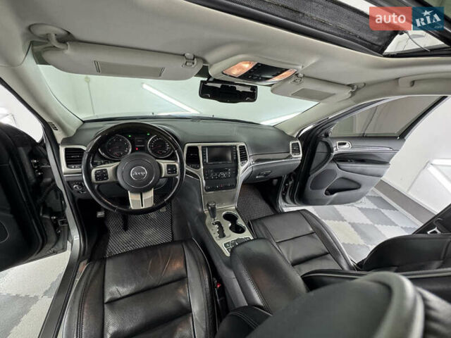 Сірий Джип Grand Cherokee, об'ємом двигуна 3 л та пробігом 164 тис. км за 18599 $, фото 45 на Automoto.ua