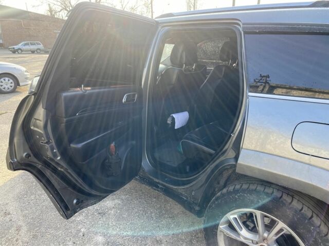Сірий Джип Grand Cherokee, об'ємом двигуна 3 л та пробігом 198 тис. км за 17000 $, фото 1 на Automoto.ua