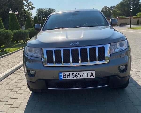Сірий Джип Grand Cherokee, об'ємом двигуна 2.99 л та пробігом 196 тис. км за 16500 $, фото 1 на Automoto.ua