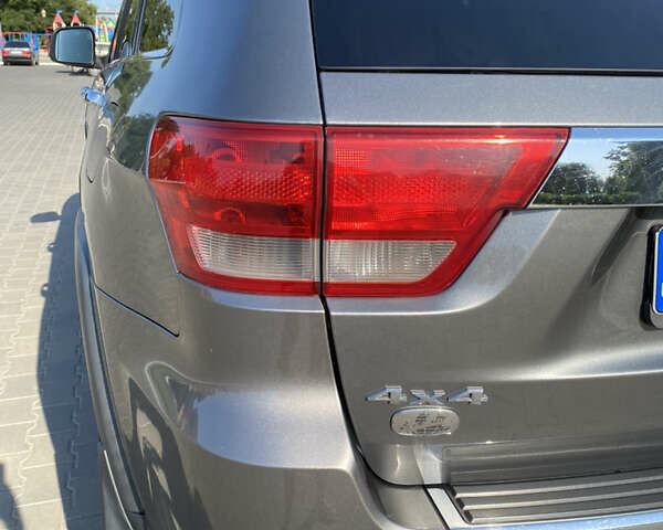 Сірий Джип Grand Cherokee, об'ємом двигуна 2.99 л та пробігом 196 тис. км за 16500 $, фото 9 на Automoto.ua