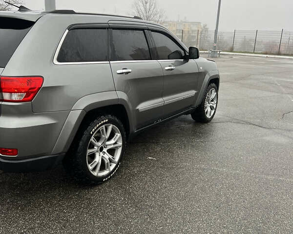 Серый Джип Гранд Чероки, объемом двигателя 2.99 л и пробегом 187 тыс. км за 19000 $, фото 7 на Automoto.ua