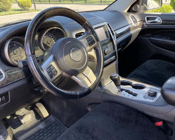 Сірий Джип Grand Cherokee, об'ємом двигуна 2.99 л та пробігом 196 тис. км за 16500 $, фото 25 на Automoto.ua