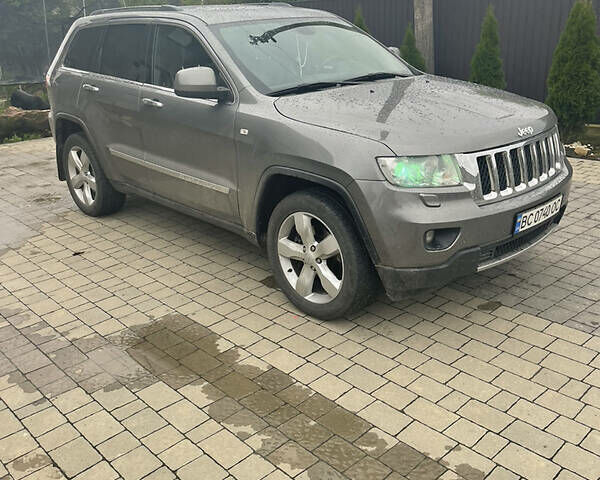 Сірий Джип Grand Cherokee, об'ємом двигуна 3 л та пробігом 186 тис. км за 17500 $, фото 1 на Automoto.ua