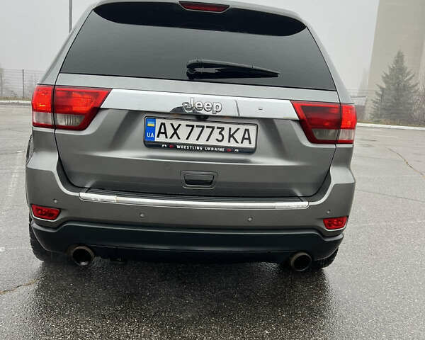 Серый Джип Гранд Чероки, объемом двигателя 2.99 л и пробегом 187 тыс. км за 19000 $, фото 3 на Automoto.ua