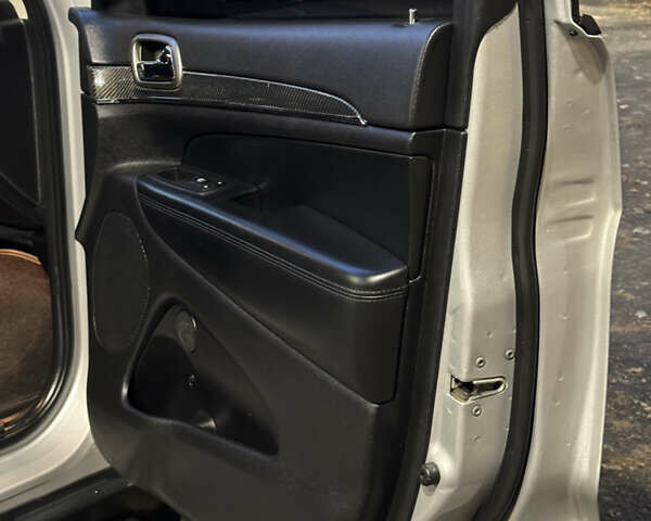 Сірий Джип Grand Cherokee, об'ємом двигуна 2.99 л та пробігом 225 тис. км за 21999 $, фото 49 на Automoto.ua