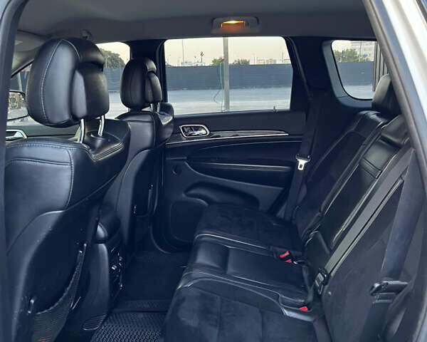 Сірий Джип Grand Cherokee, об'ємом двигуна 2.99 л та пробігом 320 тис. км за 17250 $, фото 9 на Automoto.ua