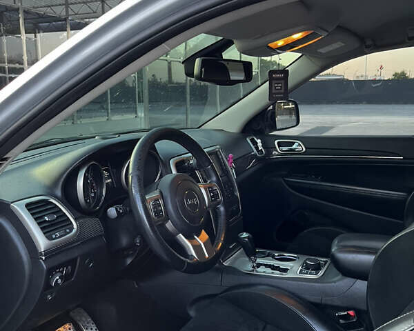 Сірий Джип Grand Cherokee, об'ємом двигуна 2.99 л та пробігом 320 тис. км за 17250 $, фото 7 на Automoto.ua