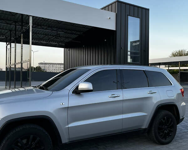 Сірий Джип Grand Cherokee, об'ємом двигуна 2.99 л та пробігом 320 тис. км за 17250 $, фото 2 на Automoto.ua