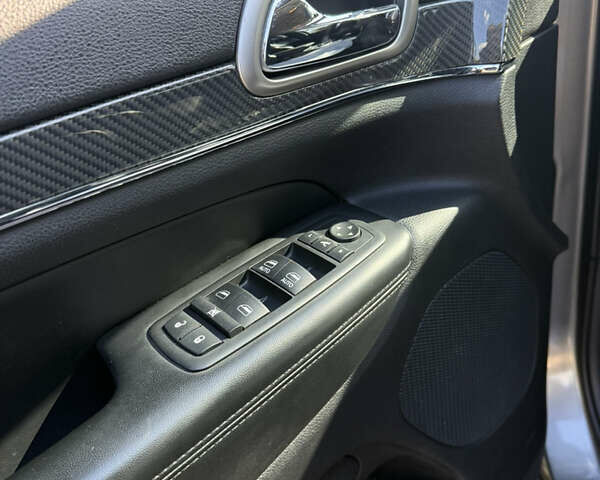 Сірий Джип Grand Cherokee, об'ємом двигуна 2.99 л та пробігом 255 тис. км за 19500 $, фото 2 на Automoto.ua