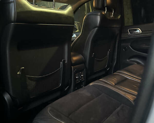 Сірий Джип Grand Cherokee, об'ємом двигуна 2.99 л та пробігом 225 тис. км за 21999 $, фото 42 на Automoto.ua