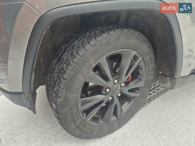 Серый Джип Гранд Чероки, объемом двигателя 3.6 л и пробегом 238 тыс. км за 15500 $, фото 10 на Automoto.ua