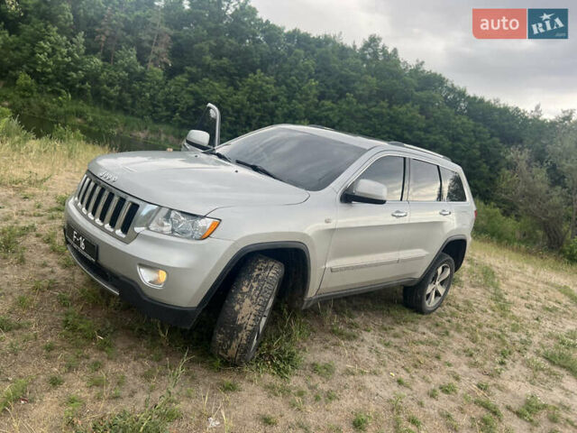 Сірий Джип Grand Cherokee, об'ємом двигуна 2.99 л та пробігом 210 тис. км за 15999 $, фото 11 на Automoto.ua