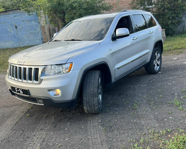 Сірий Джип Grand Cherokee, об'ємом двигуна 2.99 л та пробігом 210 тис. км за 15999 $, фото 10 на Automoto.ua