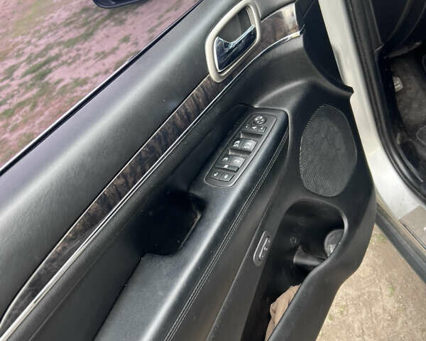 Сірий Джип Grand Cherokee, об'ємом двигуна 2.99 л та пробігом 210 тис. км за 15999 $, фото 8 на Automoto.ua