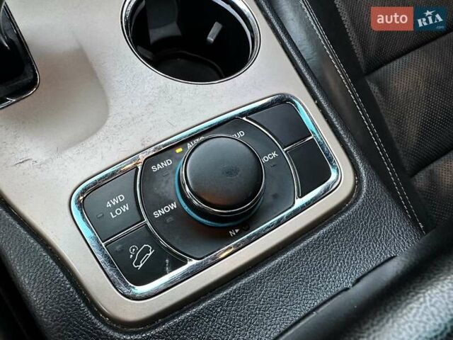 Серый Джип Гранд Чероки, объемом двигателя 2.99 л и пробегом 265 тыс. км за 17700 $, фото 22 на Automoto.ua