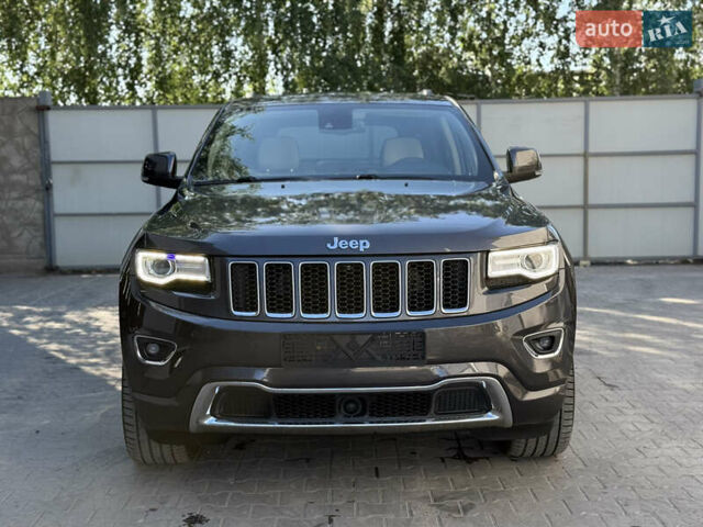 Сірий Джип Grand Cherokee, об'ємом двигуна 3 л та пробігом 197 тис. км за 23900 $, фото 3 на Automoto.ua