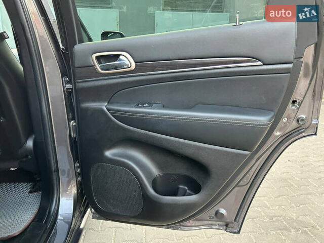 Сірий Джип Grand Cherokee, об'ємом двигуна 2.99 л та пробігом 182 тис. км за 21500 $, фото 18 на Automoto.ua