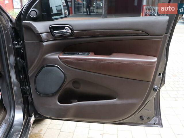 Серый Джип Гранд Чероки, объемом двигателя 3 л и пробегом 131 тыс. км за 24900 $, фото 42 на Automoto.ua