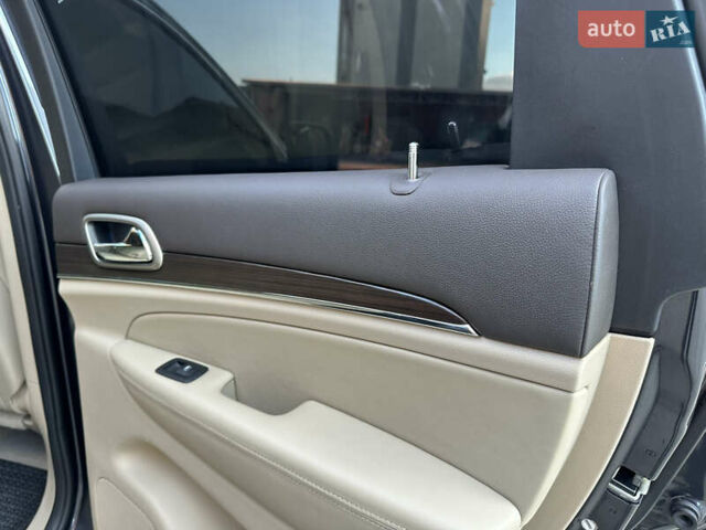 Серый Джип Гранд Чероки, объемом двигателя 2.99 л и пробегом 166 тыс. км за 24500 $, фото 69 на Automoto.ua