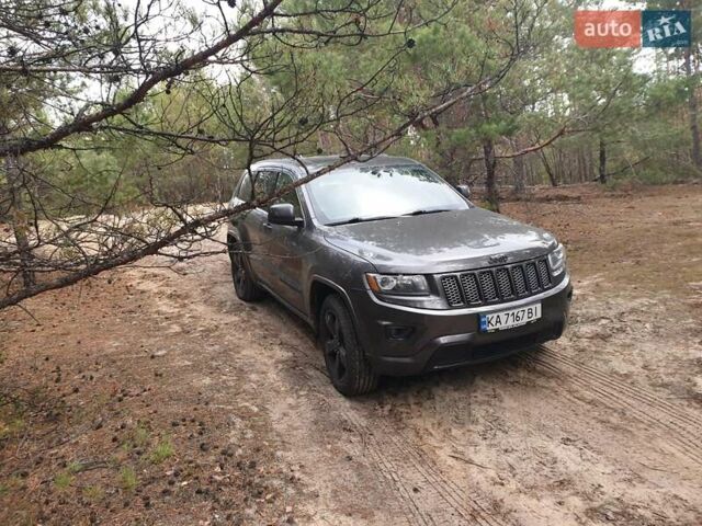 Серый Джип Гранд Чероки, объемом двигателя 3.6 л и пробегом 240 тыс. км за 15400 $, фото 2 на Automoto.ua