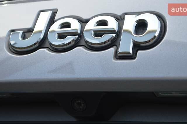 Джип Гранд Чероки 2014 в Одессе на Automoto.ua Серый Джип Гранд Чероки, объемом двигателя 2.99 л и пробегом 135 тыс. км за 24000 $, фото 14 на Automoto.ua