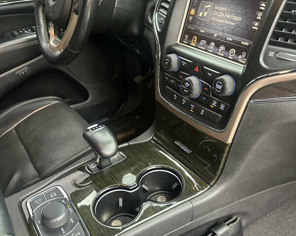 Серый Джип Гранд Чероки, объемом двигателя 3 л и пробегом 219 тыс. км за 20500 $, фото 20 на Automoto.ua