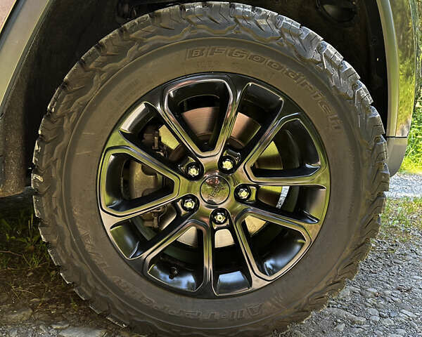 Сірий Джип Grand Cherokee, об'ємом двигуна 3 л та пробігом 155 тис. км за 25000 $, фото 9 на Automoto.ua