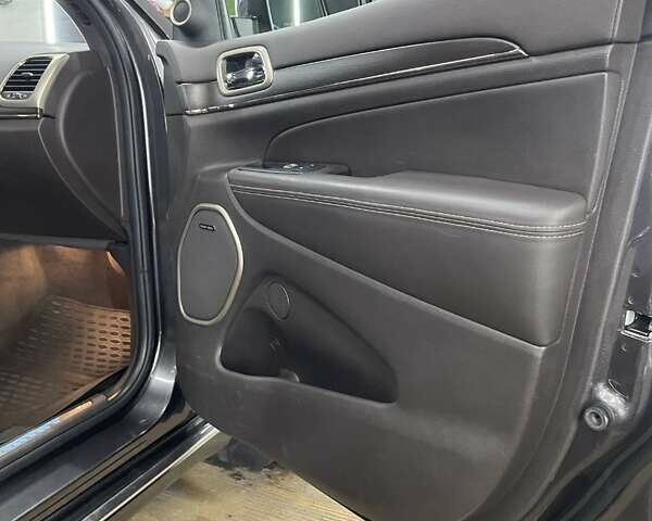 Сірий Джип Grand Cherokee, об'ємом двигуна 3.6 л та пробігом 201 тис. км за 23500 $, фото 14 на Automoto.ua