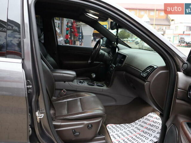 Серый Джип Гранд Чероки, объемом двигателя 3 л и пробегом 131 тыс. км за 24900 $, фото 40 на Automoto.ua