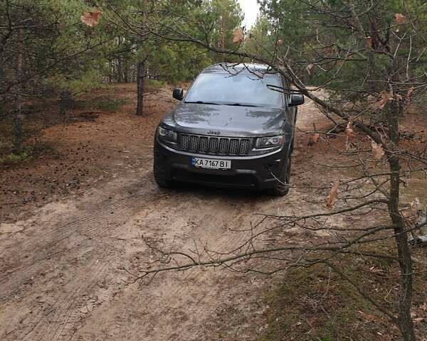 Серый Джип Гранд Чероки, объемом двигателя 3.6 л и пробегом 240 тыс. км за 15400 $, фото 1 на Automoto.ua
