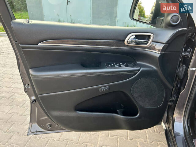 Сірий Джип Grand Cherokee, об'ємом двигуна 2.99 л та пробігом 182 тис. км за 21500 $, фото 14 на Automoto.ua