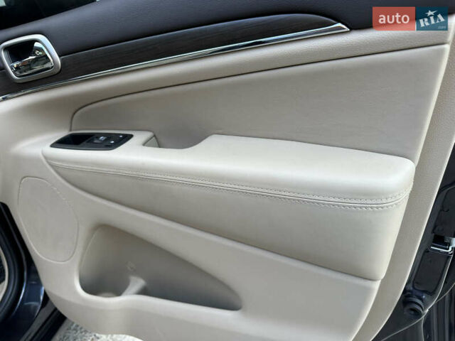 Серый Джип Гранд Чероки, объемом двигателя 2.99 л и пробегом 166 тыс. км за 24500 $, фото 71 на Automoto.ua