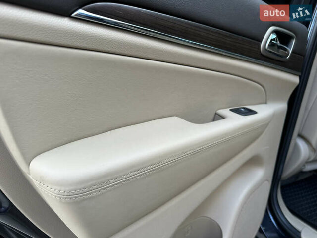 Серый Джип Гранд Чероки, объемом двигателя 2.99 л и пробегом 166 тыс. км за 24500 $, фото 65 на Automoto.ua