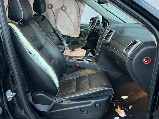 Сірий Джип Grand Cherokee, об'ємом двигуна 2.4 л та пробігом 250 тис. км за 5500 $, фото 4 на Automoto.ua