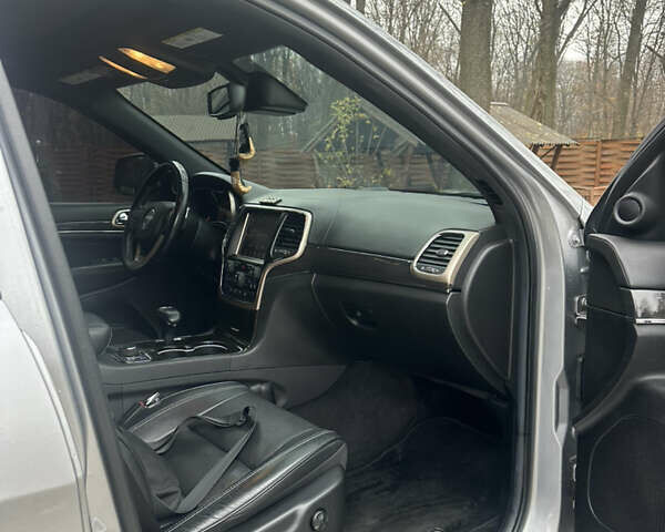 Серый Джип Гранд Чероки, объемом двигателя 3 л и пробегом 219 тыс. км за 20500 $, фото 15 на Automoto.ua