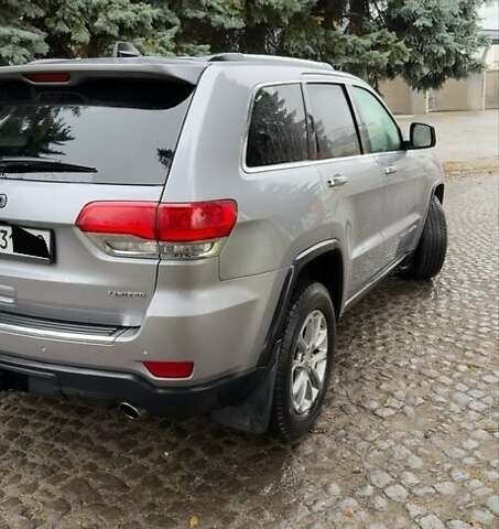 Серый Джип Гранд Чероки, объемом двигателя 3 л и пробегом 205 тыс. км за 21500 $, фото 1 на Automoto.ua