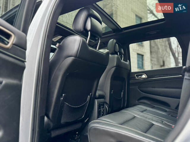 Сірий Джип Grand Cherokee, об'ємом двигуна 2.99 л та пробігом 176 тис. км за 19900 $, фото 37 на Automoto.ua