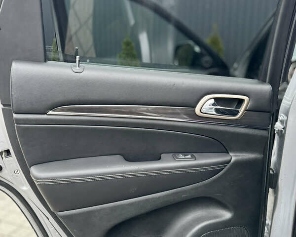 Сірий Джип Grand Cherokee, об'ємом двигуна 2.99 л та пробігом 176 тис. км за 19900 $, фото 54 на Automoto.ua