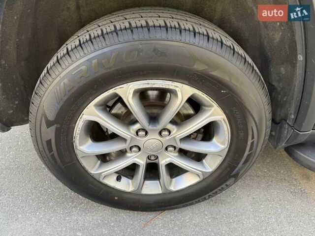 Серый Джип Гранд Чероки, объемом двигателя 3.6 л и пробегом 173 тыс. км за 17800 $, фото 10 на Automoto.ua