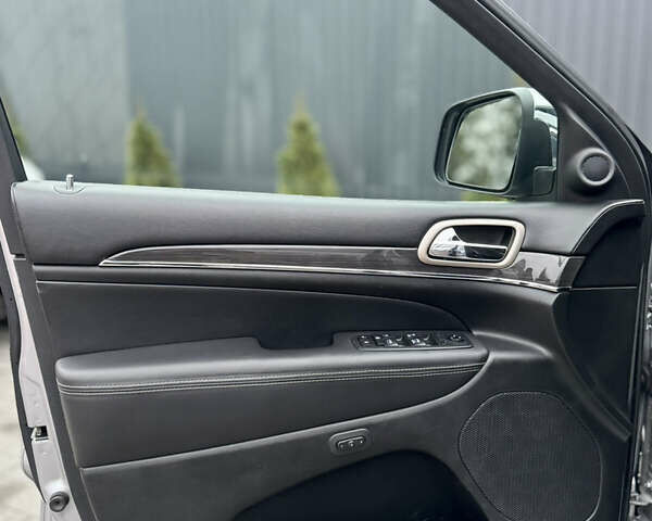 Сірий Джип Grand Cherokee, об'ємом двигуна 2.99 л та пробігом 176 тис. км за 19900 $, фото 51 на Automoto.ua