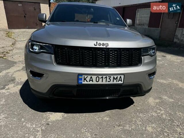 Серый Джип Гранд Чероки, объемом двигателя 3.6 л и пробегом 220 тыс. км за 24000 $, фото 1 на Automoto.ua