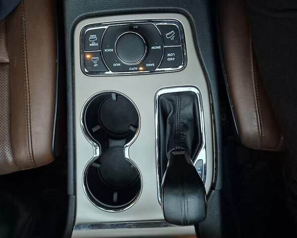 Серый Джип Гранд Чероки, объемом двигателя 2.99 л и пробегом 190 тыс. км за 25900 $, фото 16 на Automoto.ua