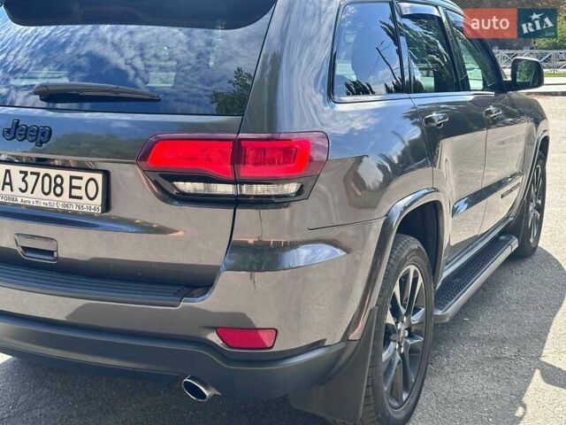 Сірий Джип Grand Cherokee, об'ємом двигуна 3.6 л та пробігом 143 тис. км за 22500 $, фото 4 на Automoto.ua