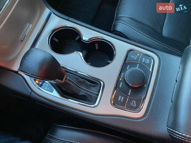 Серый Джип Гранд Чероки, объемом двигателя 3.6 л и пробегом 137 тыс. км за 23500 $, фото 19 на Automoto.ua